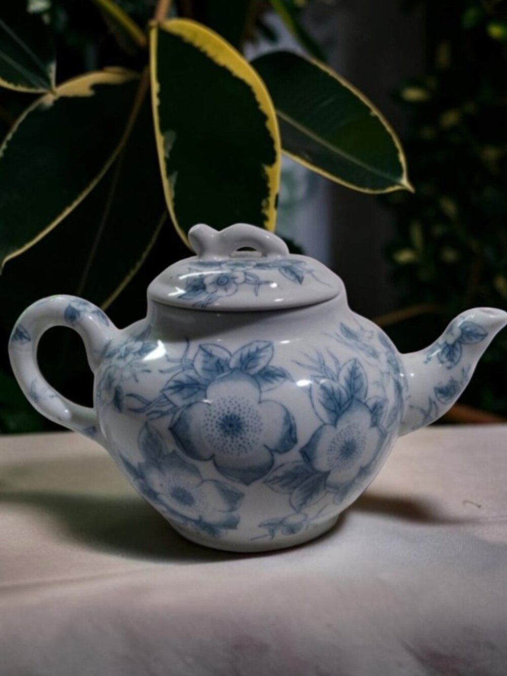 VINTAGE Blue & White Floral Porcelain Lidded Teapot